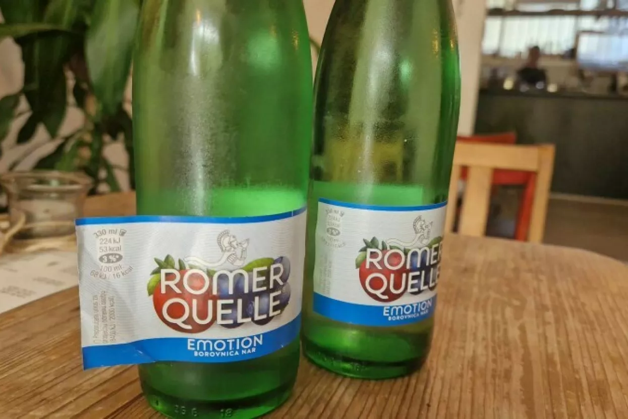 Opasna voda: Romerquelle Emotion Blueberry Pomegranate 330 ml