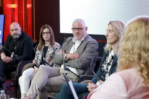 Financijsko - investicijski forum 2024. Okrugli stol "Tko u što investira i kako odabrati" Ivan Prekrat, Dijana Zrinski, Anton Barbir, Katija Klepo i Ksenija Puškarić