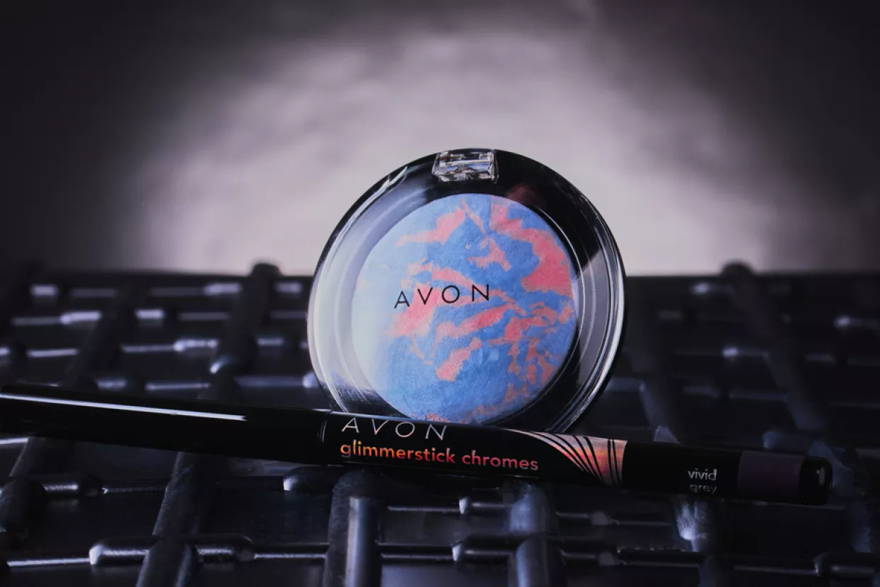 Mansfield,Nottingham,United Kingdom-19th August 2021:Studio product image of Avon Cosmetics,a glimmer eye liner and eye shadow,Avon is a multi national company based in London. kozmetika