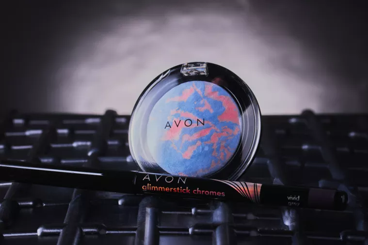 Mansfield,Nottingham,United Kingdom-19th August 2021:Studio product image of Avon Cosmetics,a glimmer eye liner and eye shadow,Avon is a multi national company based in London. kozmetika