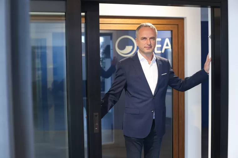 Robert Križanović, Gealan.
