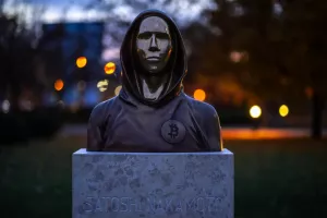 statua Satosi Nakamoto