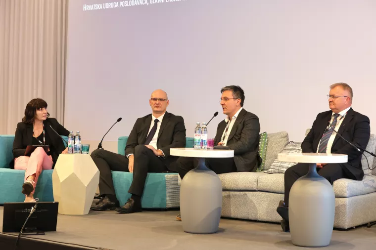 48 SATI 2024. Okrugli stol "Novi paketi poreznih reformi" Gordana Gelenčer, Božidar Kutleša, Hrvoje Stojić i Željko Turk