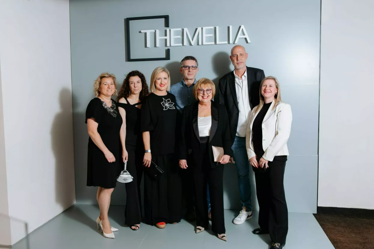 Nives Simeunović i Themelia tim