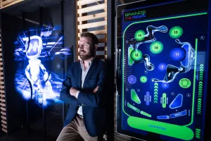 Poduzetnik Filip Šarić, Holofiction