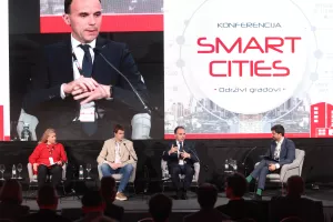 Smart cities 2025.Panel: Gradovi u simbiozi: Socijalni aspekt urbanog razvoja zeleni projekt.Ana Juras, Antonio Draženović, Loris Per&scaron;urić, Roko Kalafatić.