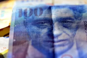 Pravosudne igre: Povučena revizija ponovno odgodila odluku o 'franku'