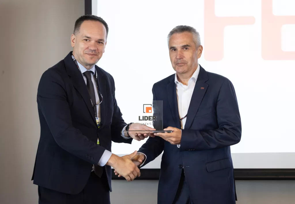 Investicijska konferencija Lider invest 2025.Svečana dodjela nagrada Lider invest 2025.100% Lider invest velika investicija (> od 19.9 milijuna eura): FEAL Hrvatska d.o.o. – nagradu će dodijeliti Zdenko Lucić, a nagradu preuzima Damir Šimunović, direktor Feal-a Hrvatska.