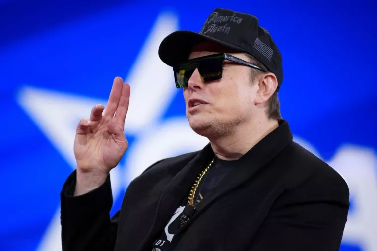 Elon Musk, tehnološki milijarder i blizak saveznik američkog predsjednika Donalda Trumpa, tvrdi da mu je život ugrožen zbog njegove uloge u Trumpovoj administraciji i drastičnih rezova savezne radne snage koju provodi kao voditelj novoosnovanog Odjela za vladinu učinkovitost (DOGE). Inače ima, kaže, neku vrstu negativnog kemijskog stanja u mozgu koje izaziva depresija, a ketamin mu je koristan za čišćenje negativnog stanja uma 