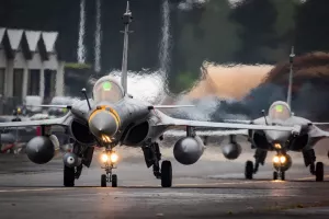 9-naoružavanje- French Air Force Dassault Rafale fighter jets taxiing to the runway at Mont-de-Marsan Airbase. France - May 17, 2019