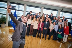 Dana 3. prosinca 2025. mladi predstavnici iz cijelog EU-a sastali su se s predsjednicom EK-a Ursulom von der Leyen kako bi podijelili svoja razmišljanja i pomogli u oblikovanju politika koje utječu na njihovu sigurnost i dobrobit na internetu