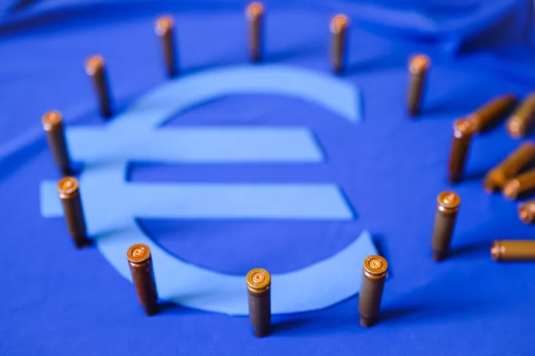 obrana, potro&scaron;nja, euro, rat, javne financije, proračun, naoružavanje