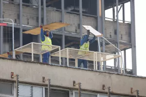 Počelo je ru&scaron;enje Vjesnikovog nebodera.