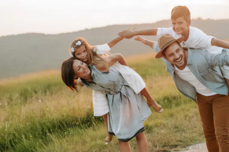 Motiv sa službenog plakata za Generations & Gender Programme 