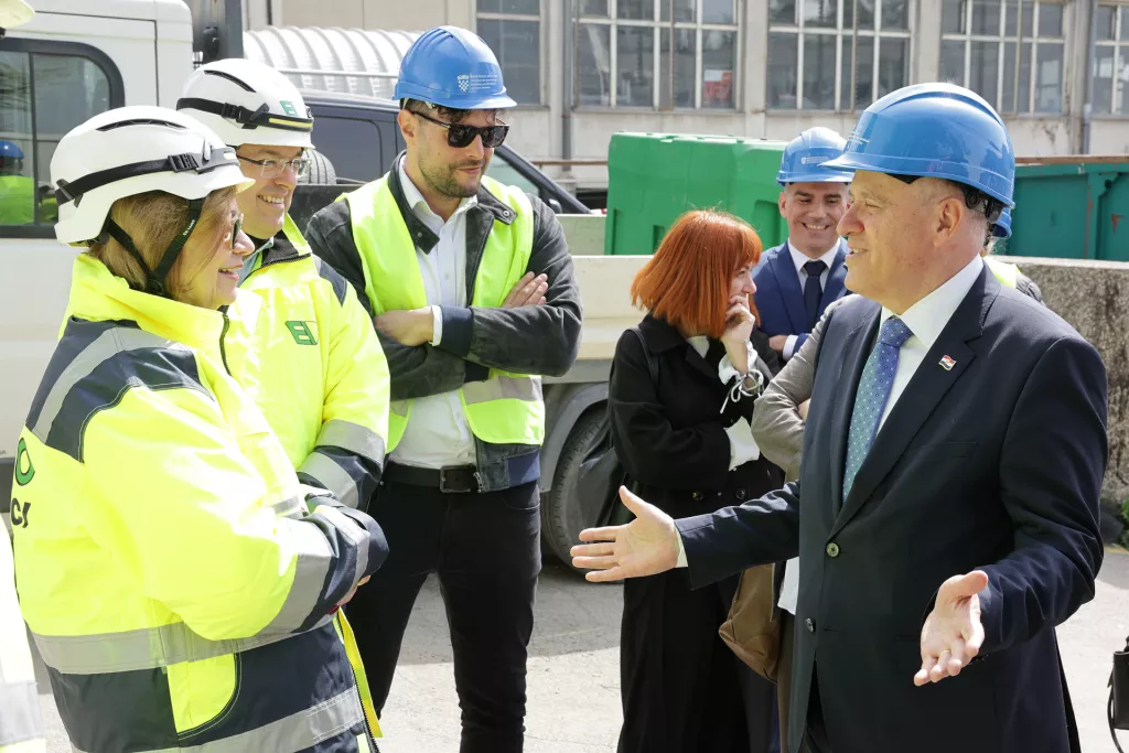 Ru&scaron;enje Vjesnikovog nebodera, Branko Bačić