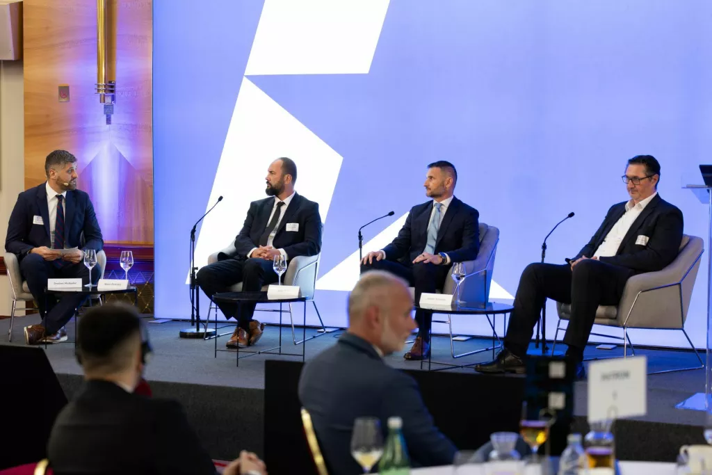 Boris Petru&scaron;ić, Country Representative, Croatia and Cluster Leader Cloud, Oracle HrvatskaSa&scaron;a Bilić, predsjednik Uprave, APIS IT Goran Đoreski, direktor, Digital Realty CroatiaDigitalna Hrvatska, AmCham