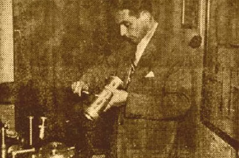 Konstruktor u svom birou (presnimka iz Večernjeg lista)