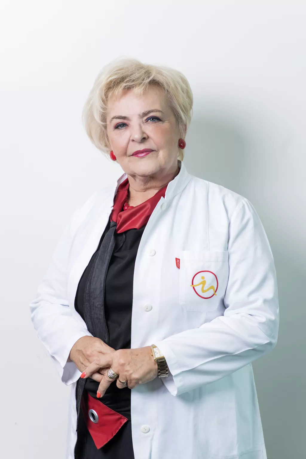 Ravnateljica poliklinike Medikol Ivanka Trstenjak-Rajković, dr. med. spec., često ističe kako vizija razvoja hrvatskog zdravstva nije ni privatizacija ni amerikanizacija, nego razvoj poduzetničke inicijative u sinergiji s javnim djelovanjem, gdje država ima ulogu regulatora i moderatora zdravstvenog sustava kao dru&scaron;tveno kontroliranog procesa