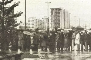 Prvi dan primjene propisa par &ndash; nepar stvorio je velike gužve u zagrebačkom gradskom prijevozu (Presnimka fotografije Pavla Cajzeka iz Večernjeg lista)