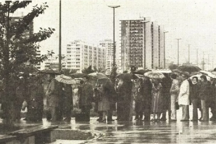 Prvi dan primjene propisa par &ndash; nepar stvorio je velike gužve u zagrebačkom gradskom prijevozu (Presnimka fotografije Pavla Cajzeka iz Večernjeg lista)