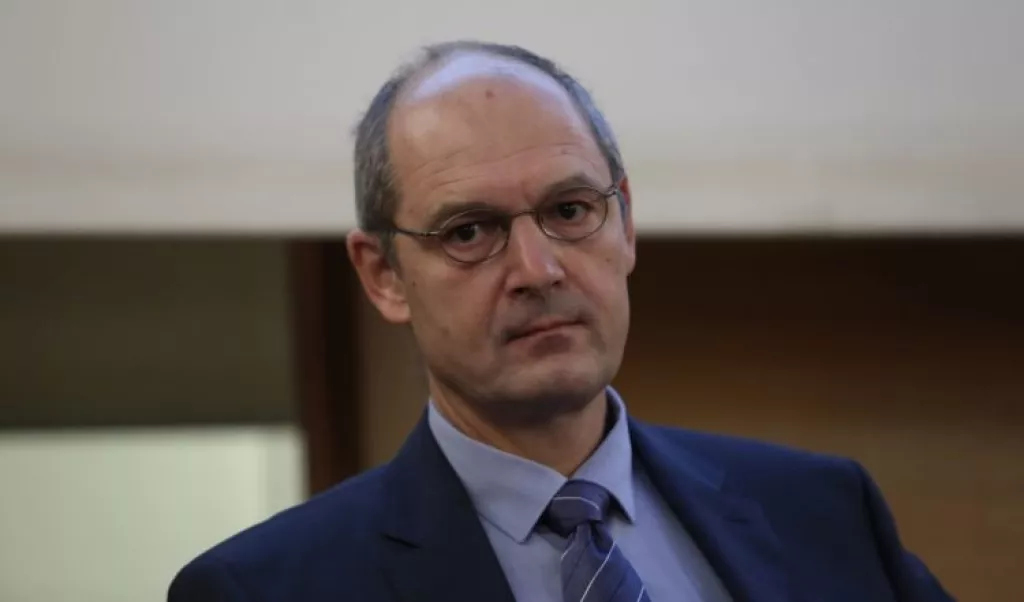 Dolar gubi vodeću poziciju, ali ga juan i euro neće ugroziti