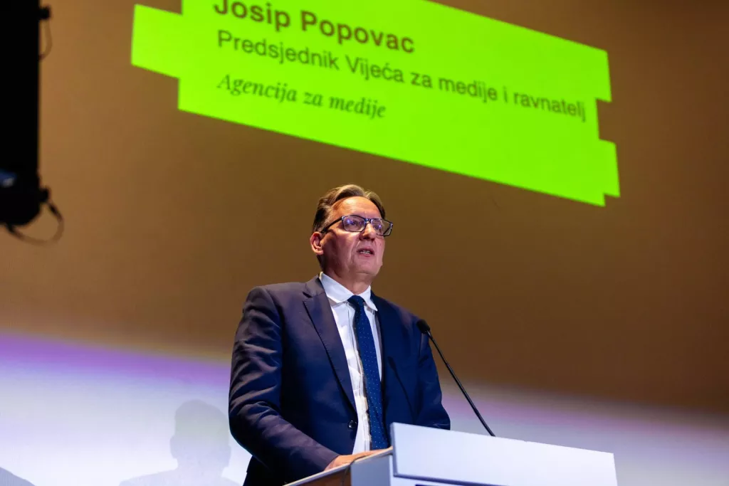 Josip PopovacKonferencija Demokracija u doba TikToka i izbjegavanja vijesti