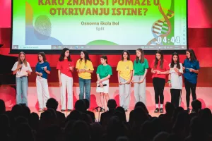 A1 STEMfemme Junior