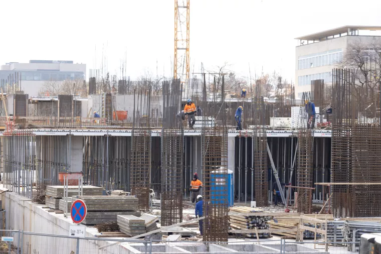 Gradili&scaron;te kod Glavnog kolodvora na kojem izvodi radove MDK Građevinar.