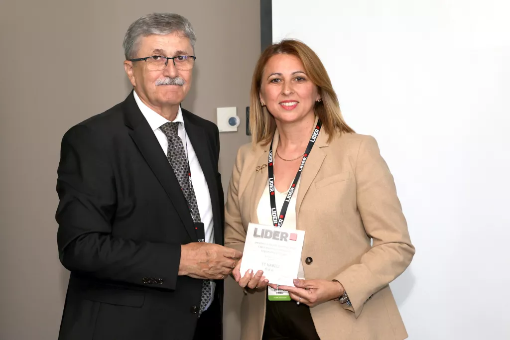 Investicijska konferencija, nagrade: Miodrag &Scaron;ajatović i Marina &Scaron;aravanja
