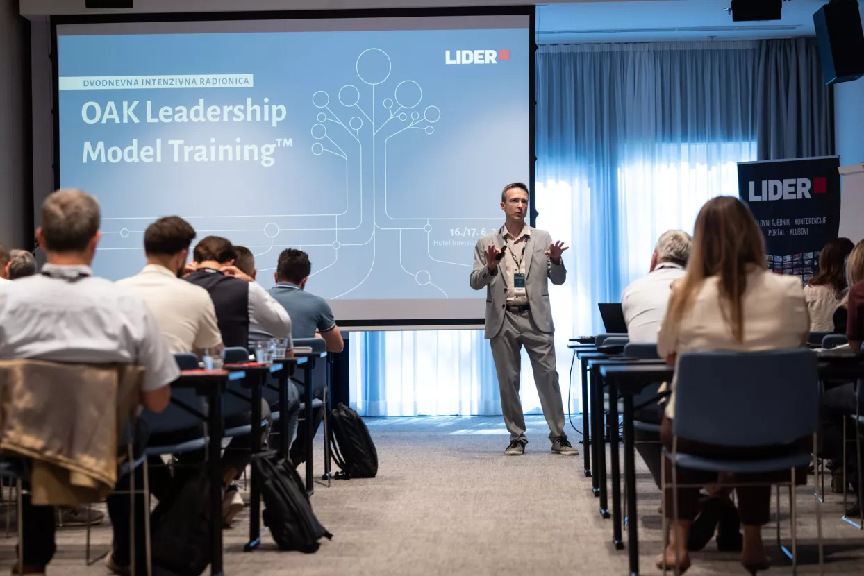 OAK Leadership edukacija.
