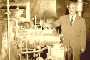 Willis Haviland Carrier s prvim klimatizacijskim uređajem iz 1902. godine