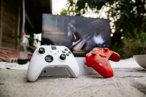Broj novih igara koje mjesečno izlaze u cijeloj industriji danas prema&scaron;uje ukupan broj igara objavljenih tijekom cijelog pro&scaron;log desetljeća. To, primjerie, znači da Xbox vi&scaron;e ne konkurira samo velikim izdavačima nego i vojsci malih, neovisnih studija koji se bore za istu, ograničenu pažnju igrača