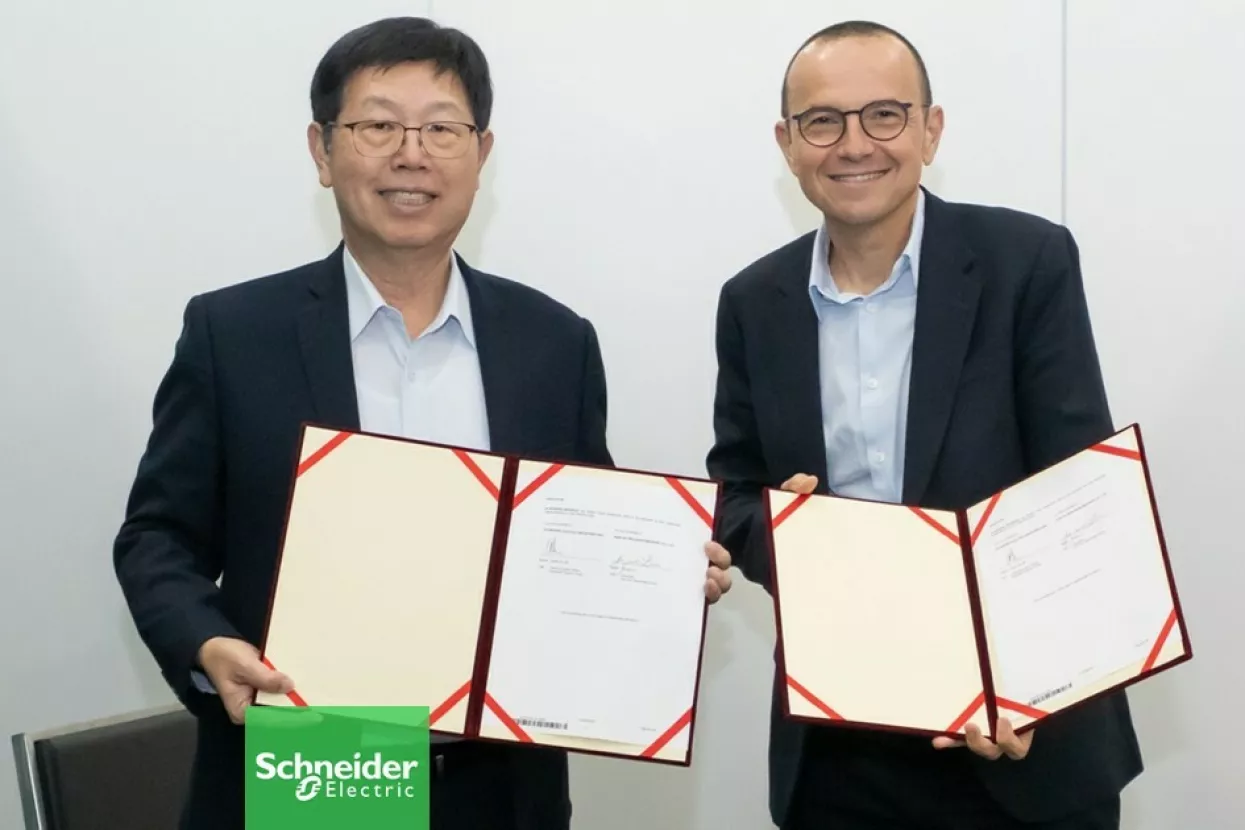 _Schneider_Electric_and_Hon_Hai_Technology_Group__Foxconn__ announce_strategic_collaboration_to_accelerate_next-generation_AI_data_centers.jpg