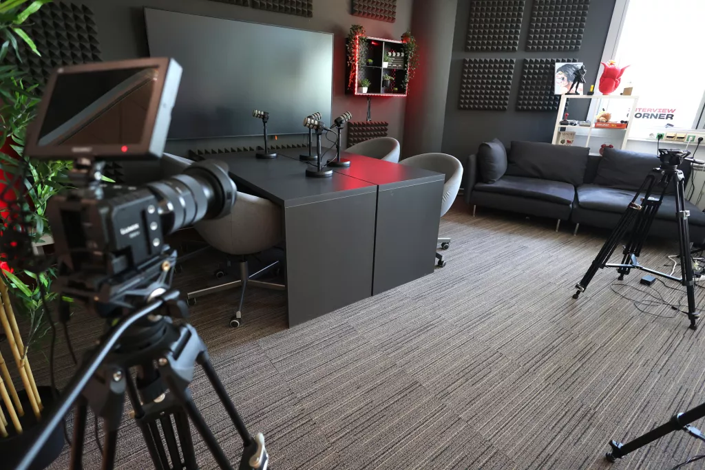 Podcast studio, Good Game Global