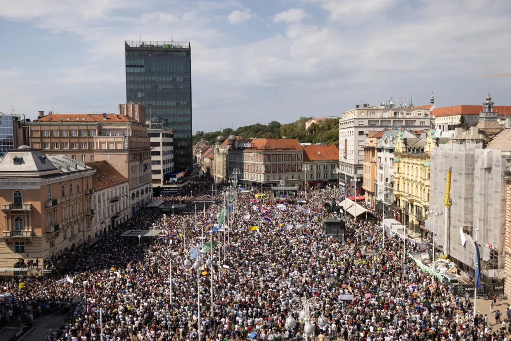 Prosvjed "Hodaj za Liku, hodaj za Hrvatsku"