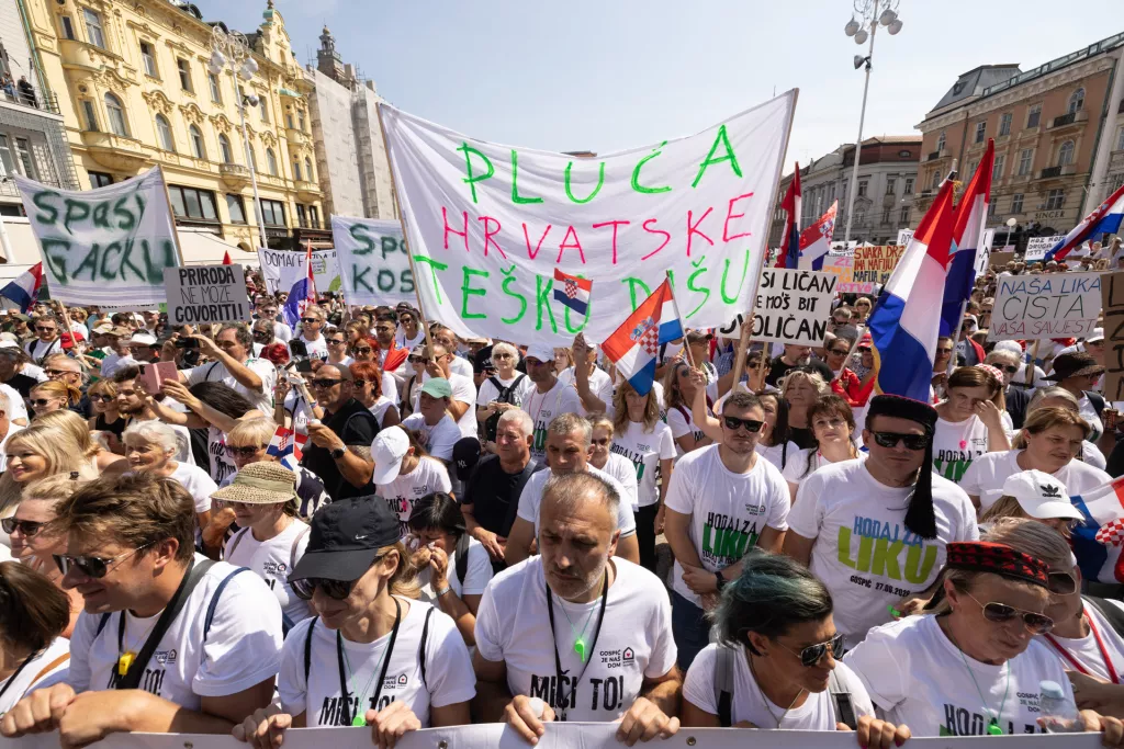 Prosvjed "Hodaj za Liku, hodaj za Hrvatsku"