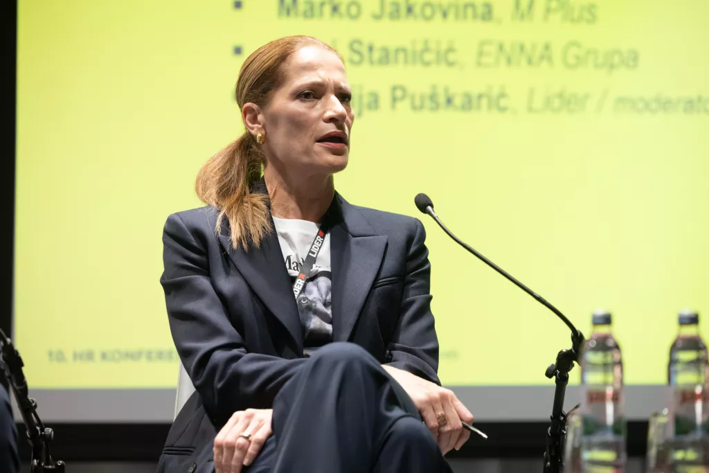 10. HR konferencija.1. panel- Od AI alata do AI organizacije: Seni Staničić