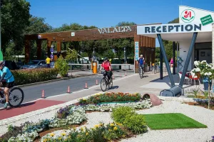 Valalta, kamp, ulaz