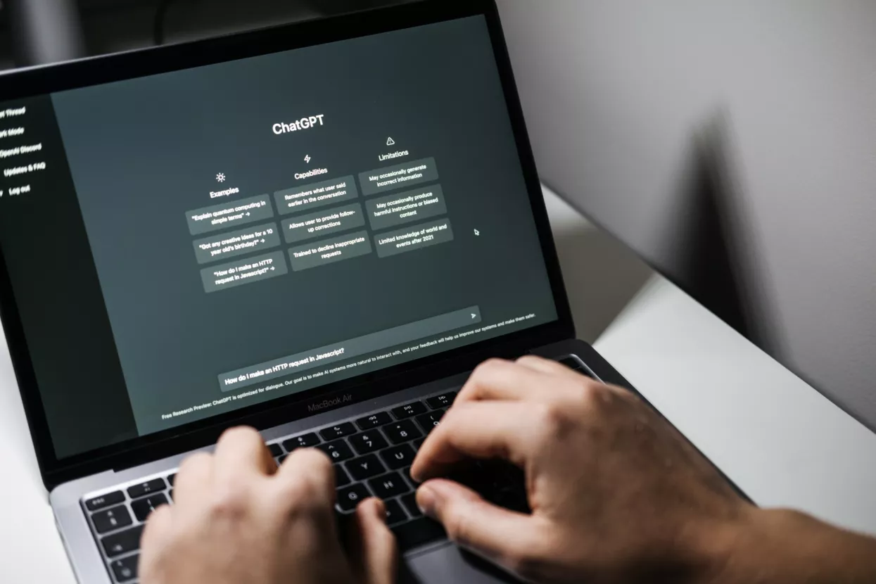  ChatGPT chat with AI