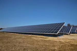 Solarni paneli, solarna elektrana - ilustracija